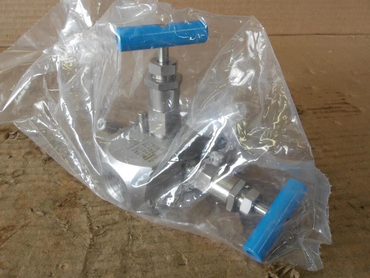 Used SWAGELOK SS-V3 MANIFOLD VALVE S/S, #87330G NEW