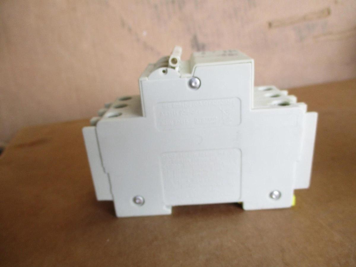 CBI QZ-3(13)D C9 CIRCUIT BREAKER 15 AMP (BOX OF 3) #4251005J NIB