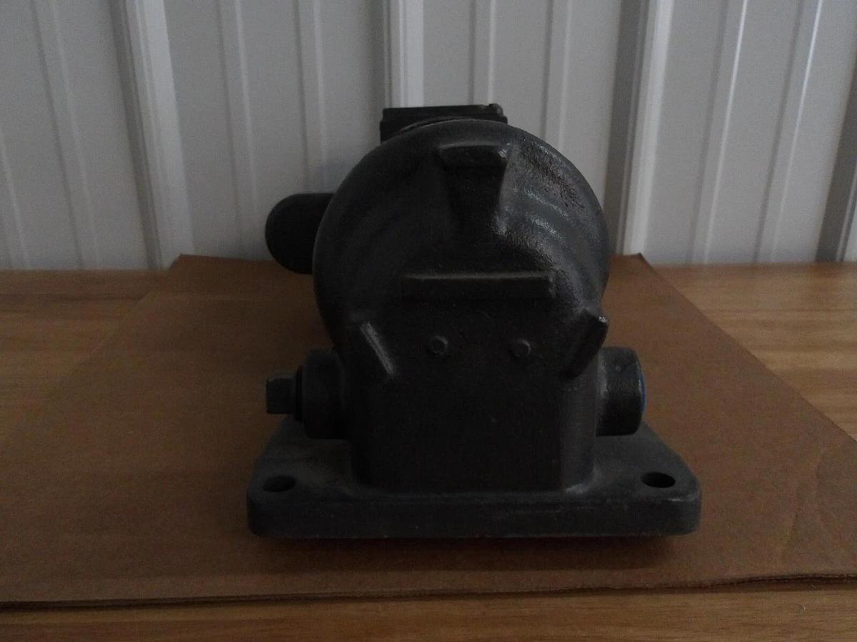 Used GUSHER PUMP 5P-4521-SHORT W/ .1 HP MOTOR, #1161018G NEW