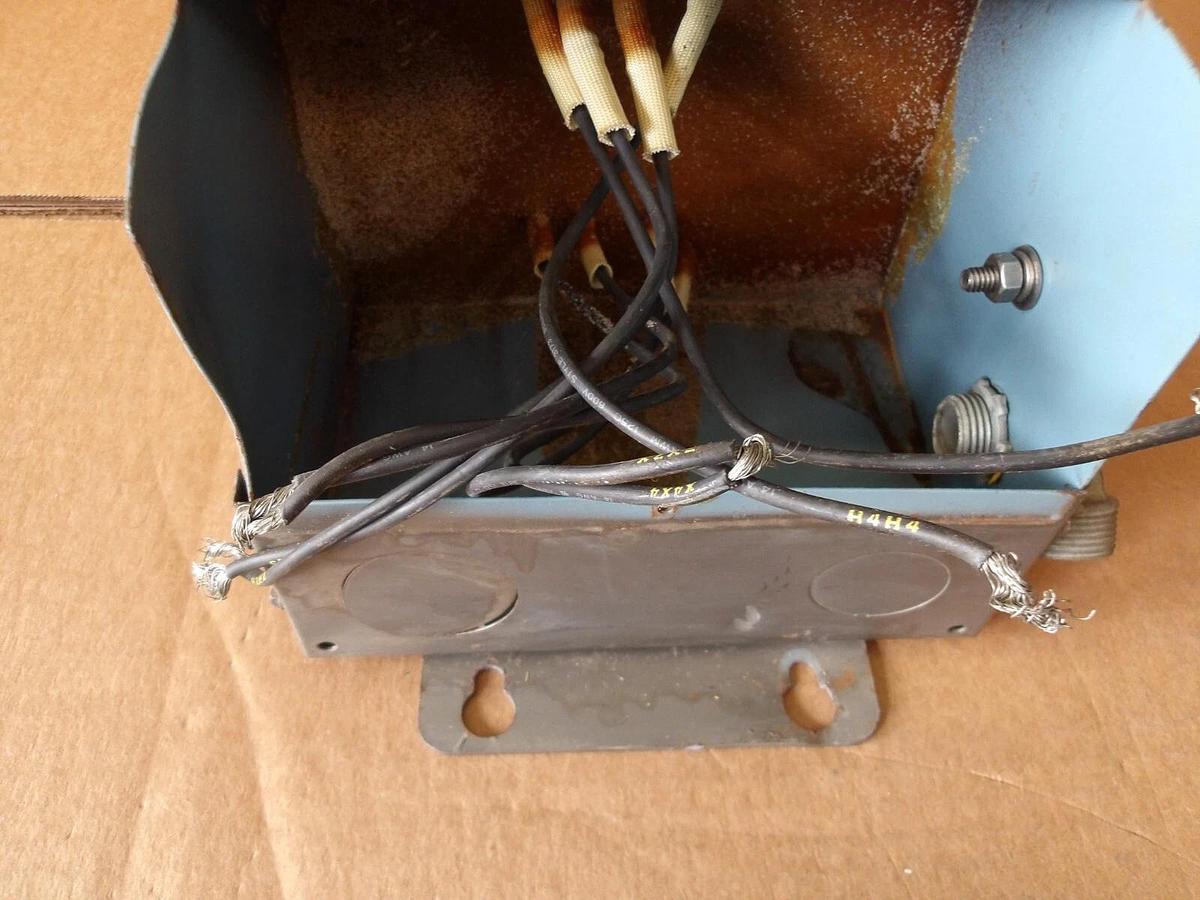 Used MAGNETEK 211-101 POWER TRANSFORMER, TYPE 2 INDOOR, 3 KVA, #910120G USED