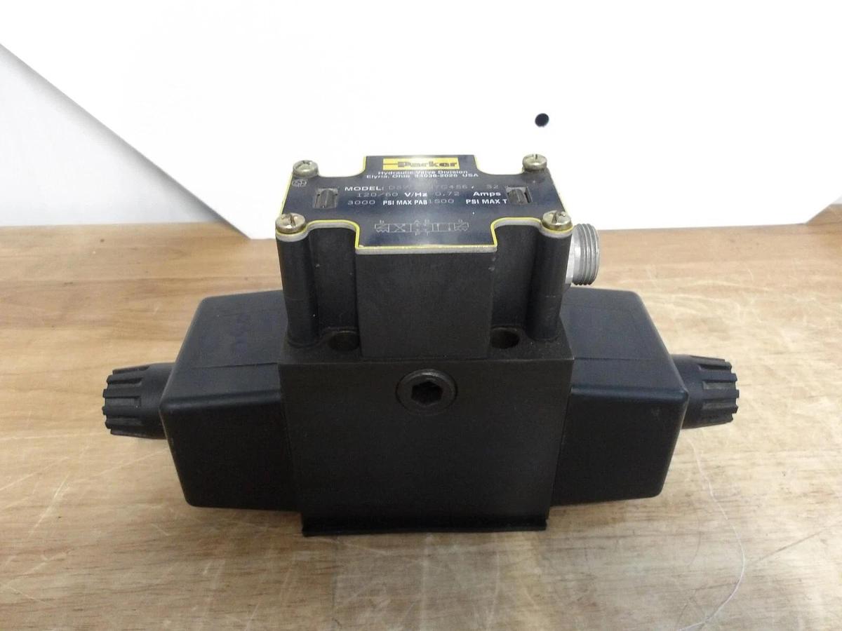 Used PARKER D3W1CNYC456 HYDRAULIC DIRECTIONAL VALVE #33247G NEW