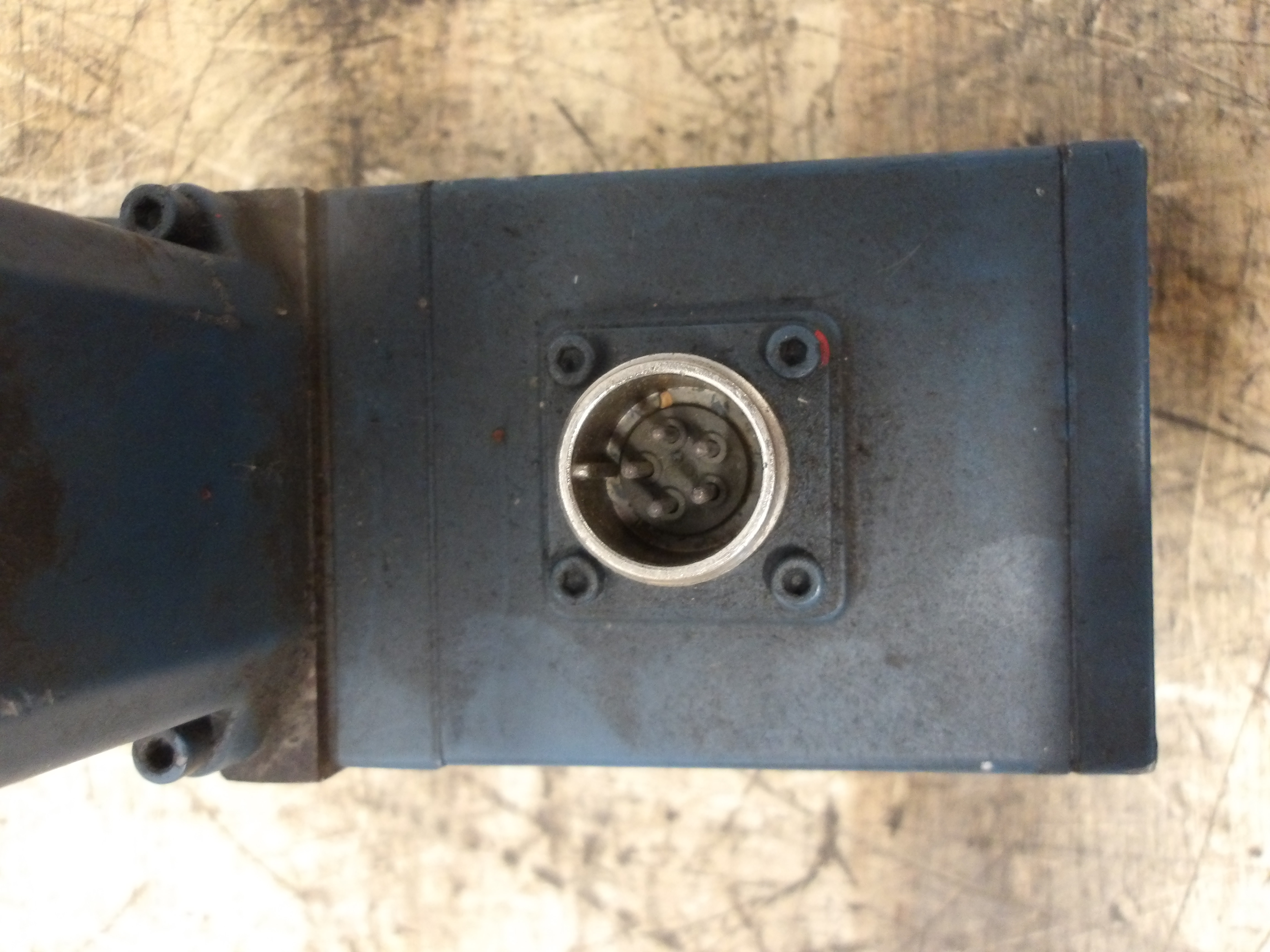 Used MOOG D651-401/P35DBM3AVFA SERVO PROPORTIONAL VALVE