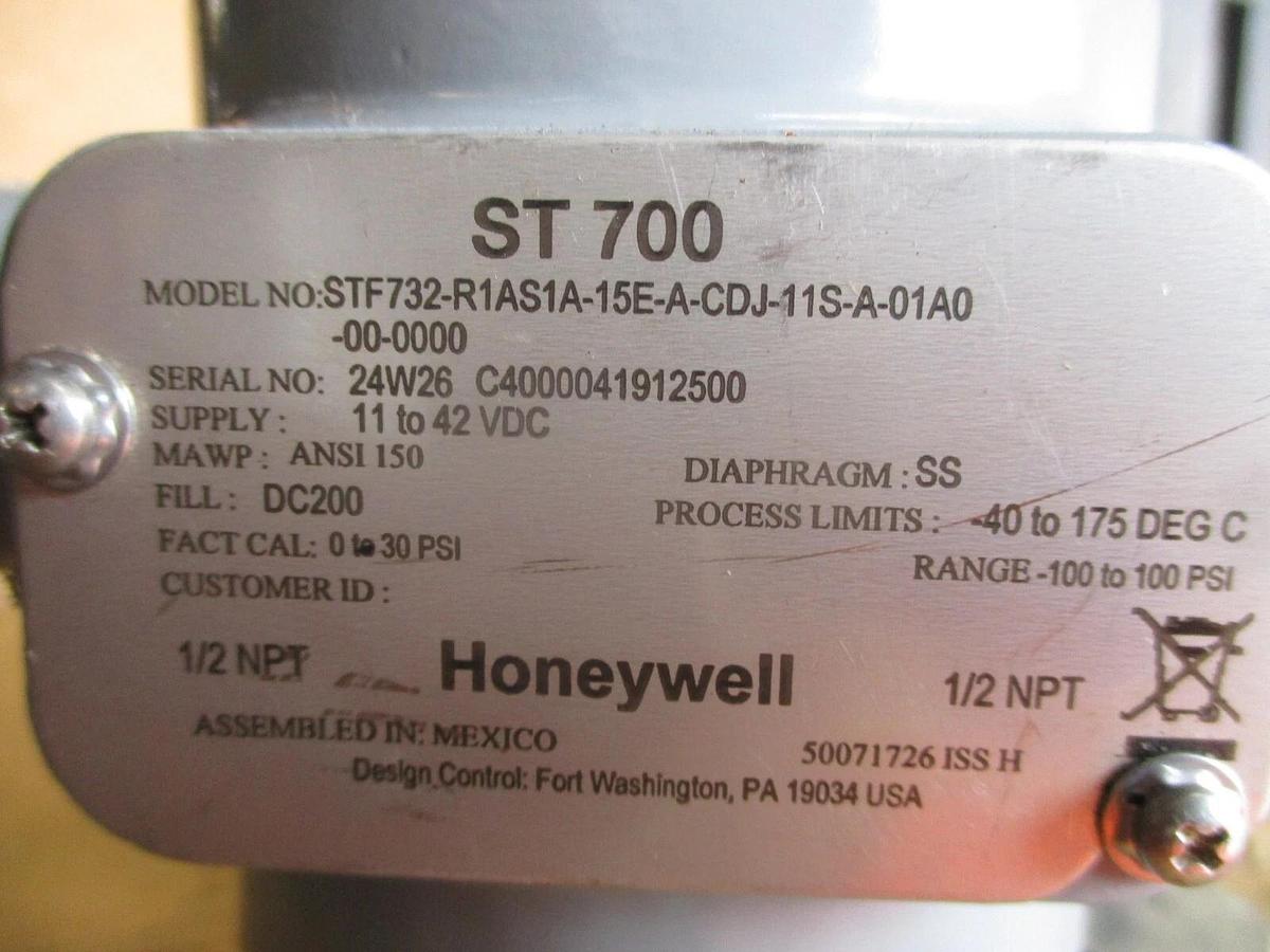 Used HONEYWELL ST 700 PRESSURE TRANSMITTER, #717255J NEW