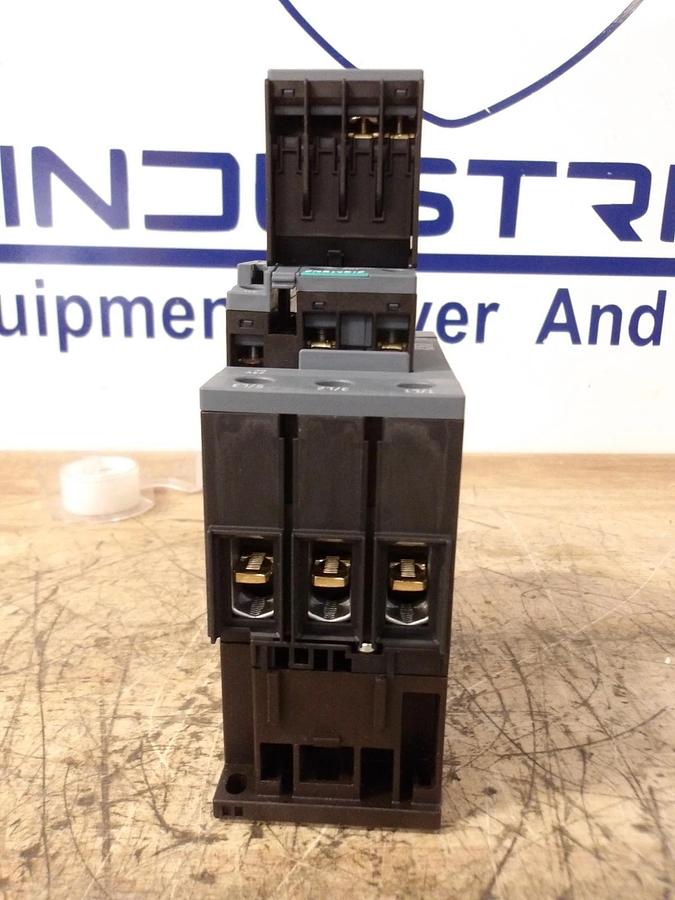 Used SIEMENS 3RT2036-1KB44 CONTACTOR, #511141G NEW