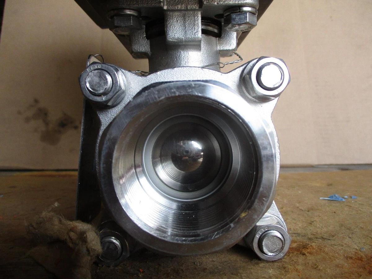 Used FNW 1-1/2" STAINLESS PNEUMATIC BALL VALVE, #612904J NEW