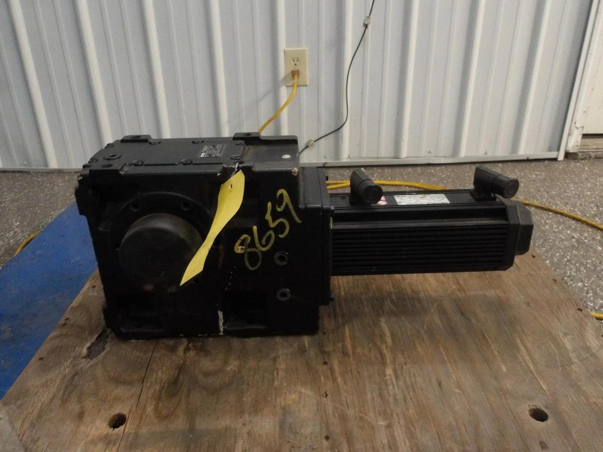 Used LENZE GKS06-3A GEARMOTOR, RATIO 42.4:1, HP 2.3, #213835G NEW