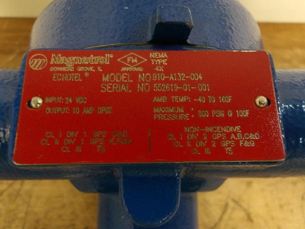 Used MAGNATROL ECHOTEL 910-A132-004 ULTRASONIC LEVEL SWITCH, #9171040G NEW