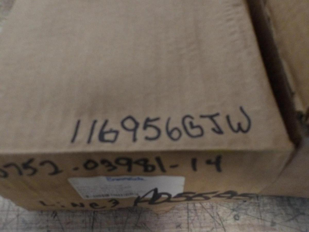 Used SWAGELOK PG1-115P-PG800-LAR3-J PRESSURE GAUGE, #116956GJW NEW