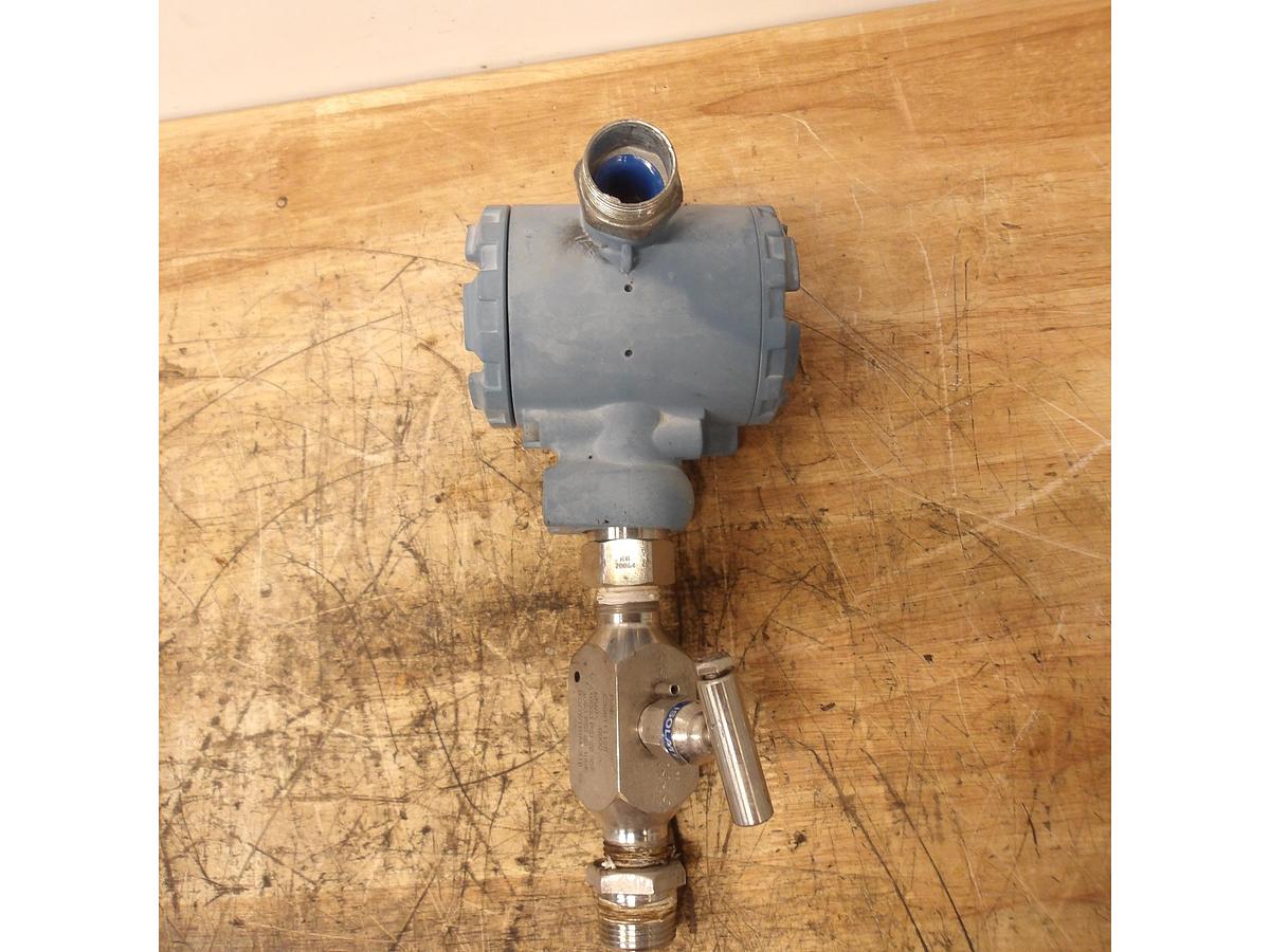 Used ROSEMOUNT 2088A1S22A1 PRESSURE TRANSMITTER