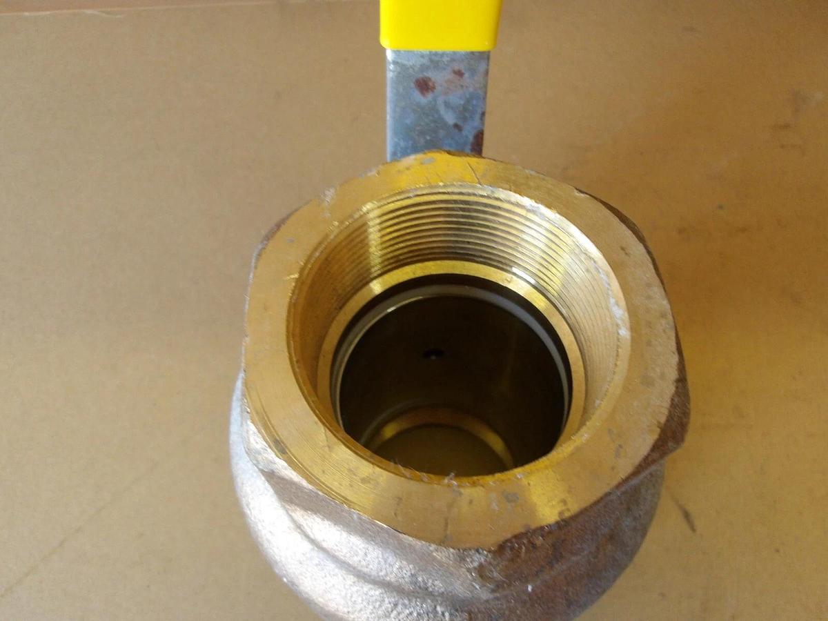 Used APOLLO 2" BRASS BALL VALVE (THREADED) #6101103G NEW