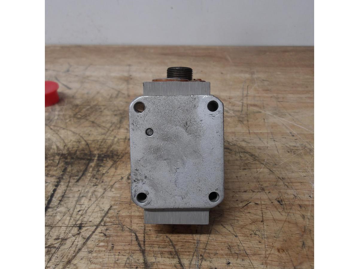 Used CADILLAC GAGE CO. FC26-397A SERVO VALVE, #91130G USED