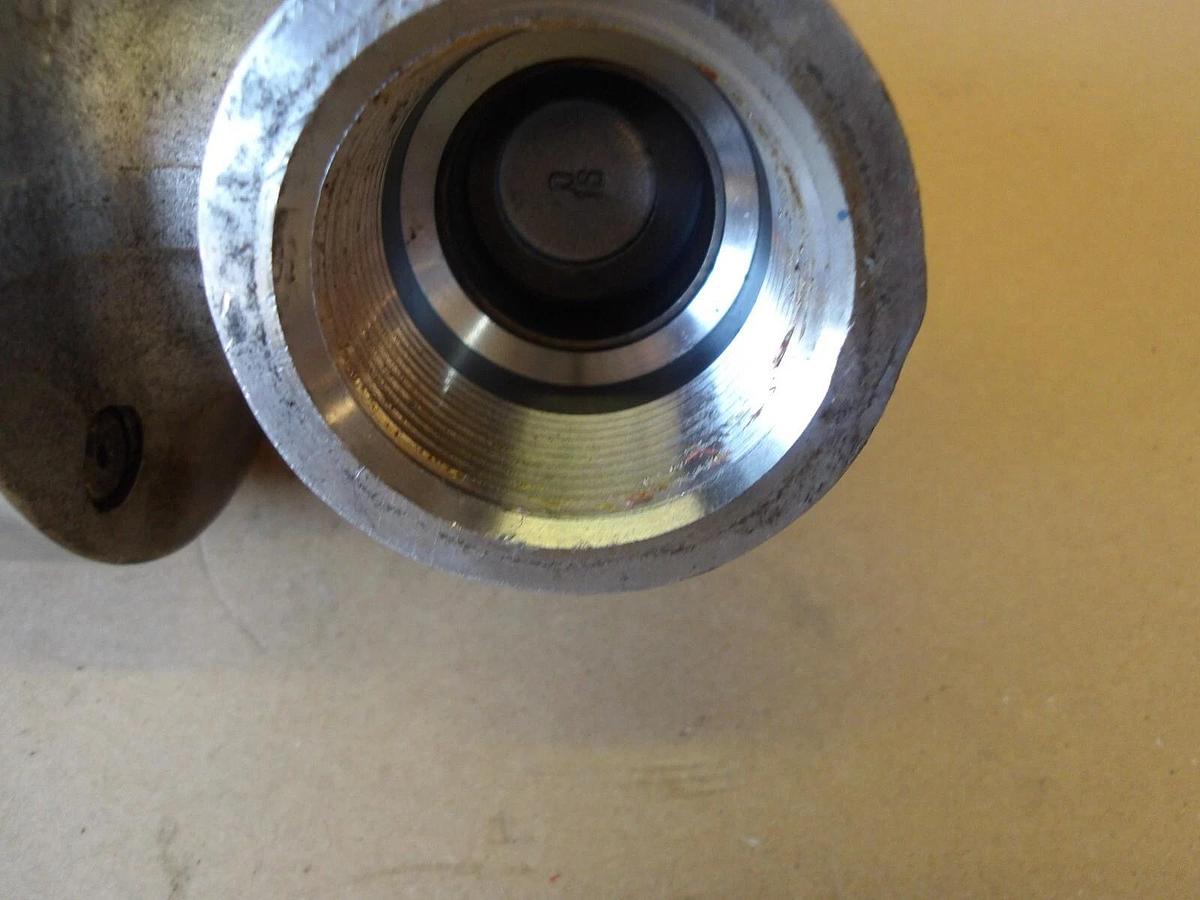 Used VOGT 1-1/2" S/S GATE VALVE, SERIES 12401 (THREADED) #6101008G NEW