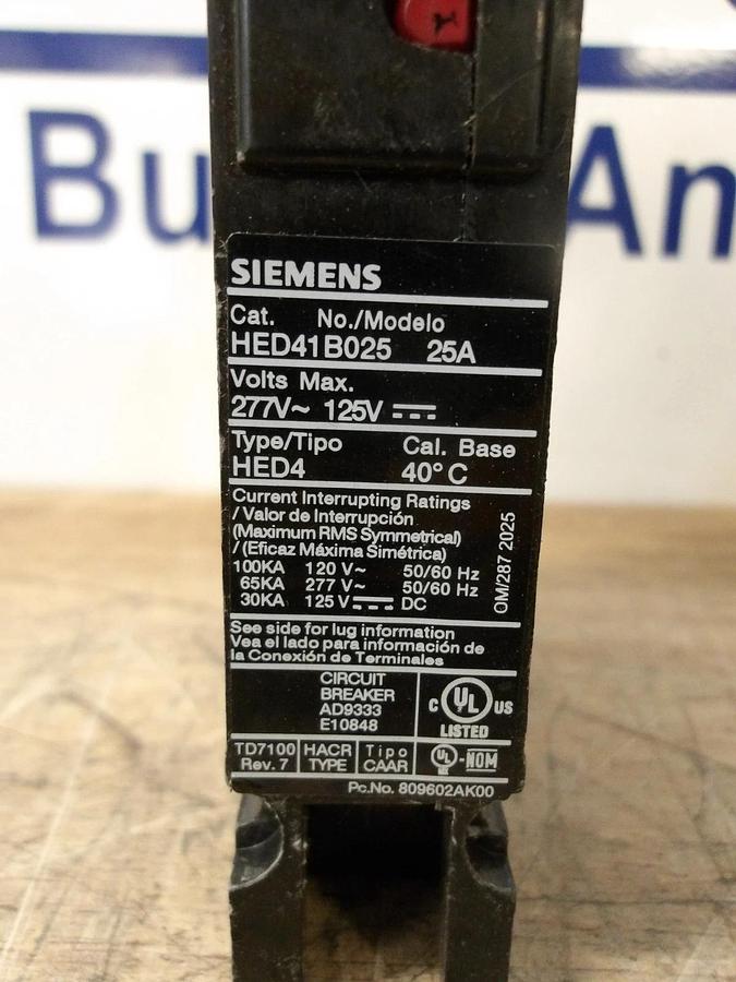 Used SIEMENS 25 AMP BREAKER 277/125 V (LOT OF 2) #77148G NEW
