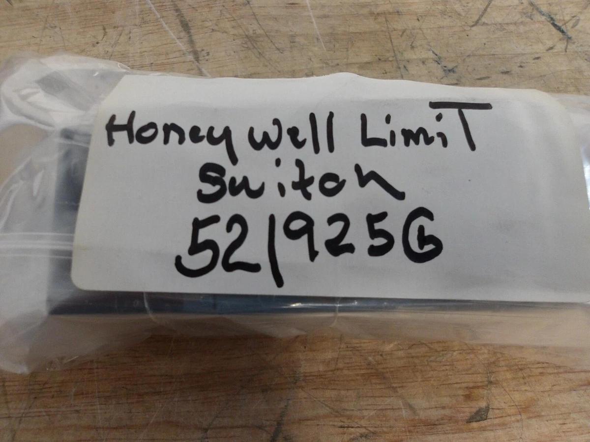 Used HONEYWELL LSA5A HEAVY DUTY LIMIT SWITCH 120 V, 10 A, #521925G NEW