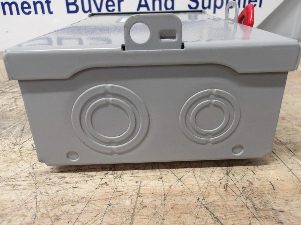 Used SIEMENS 60 AMP ENCLOSED SWITCH, 220AC-250DC V, #512953G NEW