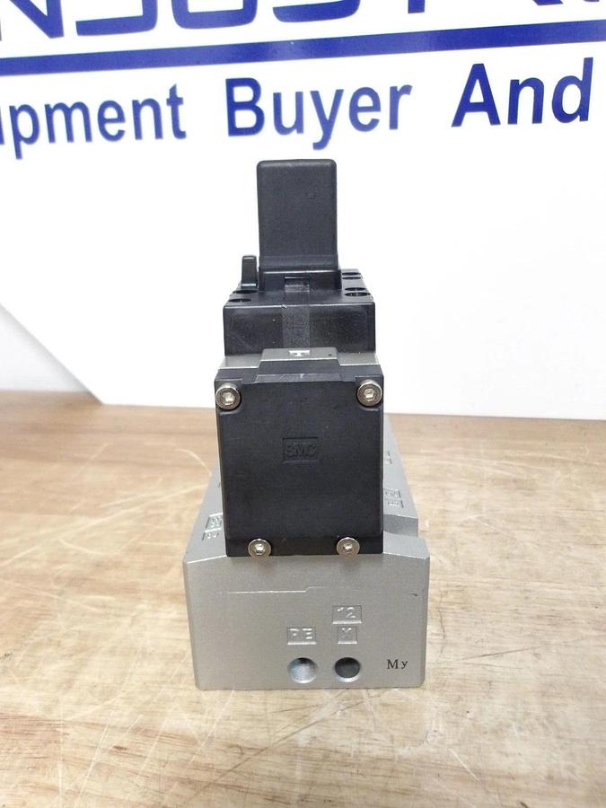 Used SMC VFR5110-5DZ PNEUMATIC SOLENOID VALVE, #371034G NEW