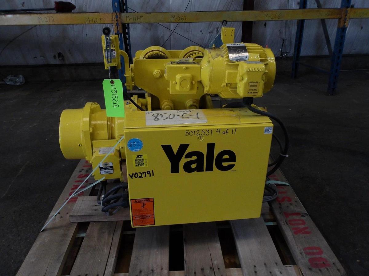 Used YALE 1/2 TON CABLE HOISET W/ TROLLE BEW1-17PT1462, #113152GJW NEW