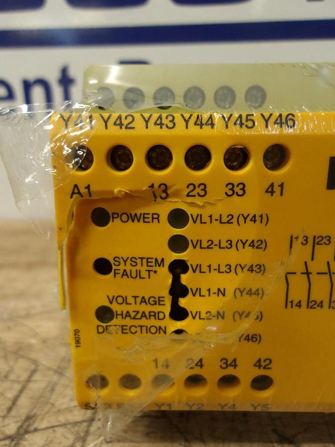 Used PILZ PU3Z RELAY MODULE 24 VDC, #430922G PARTS ONLY