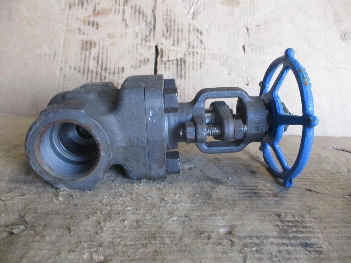 Used VELAN 1-1/2" IRON GATE VALVE, #78917J NEW