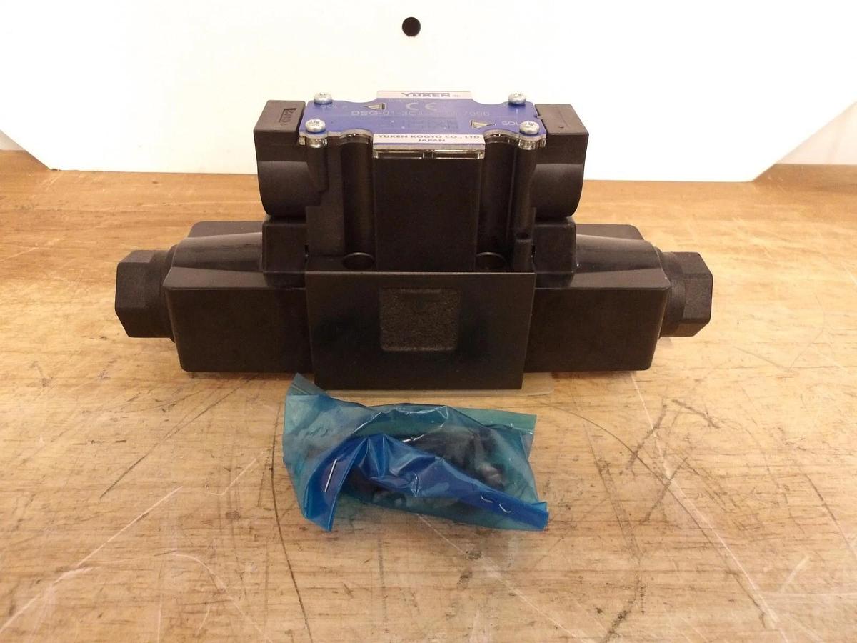 Used YUKEN DSG-01-3C4-A100-7090 HYDRAULIC DIRECTIONAL VALVE, #66230G NEW