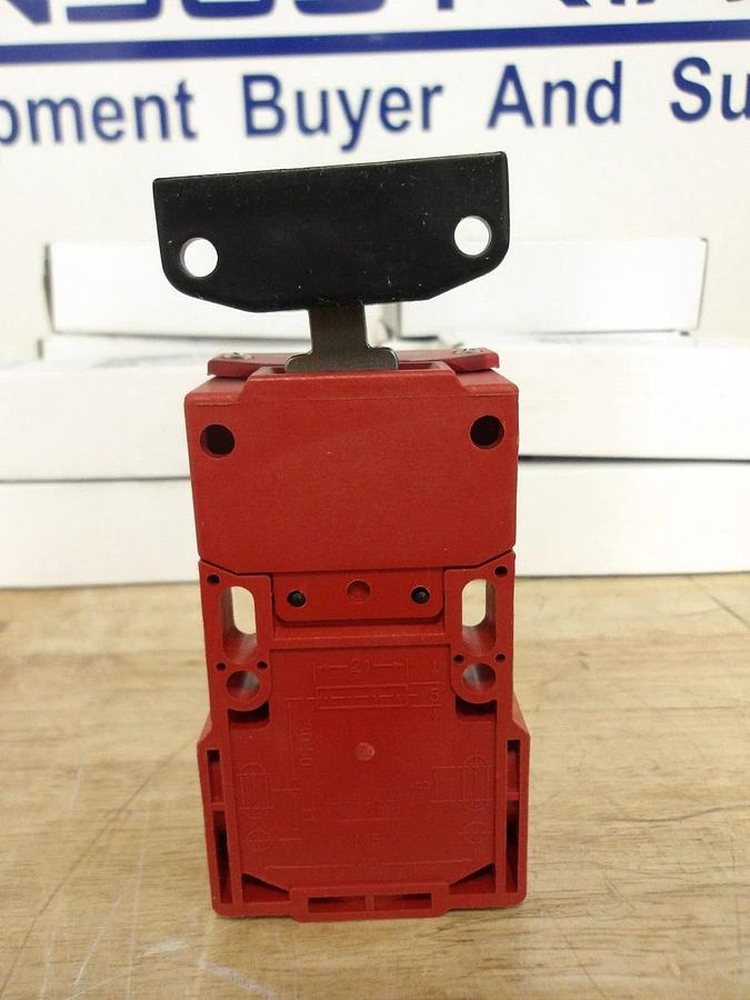 OMRON 44501-0170 SAFETY SWITCH T5009, #3181107G NIB
