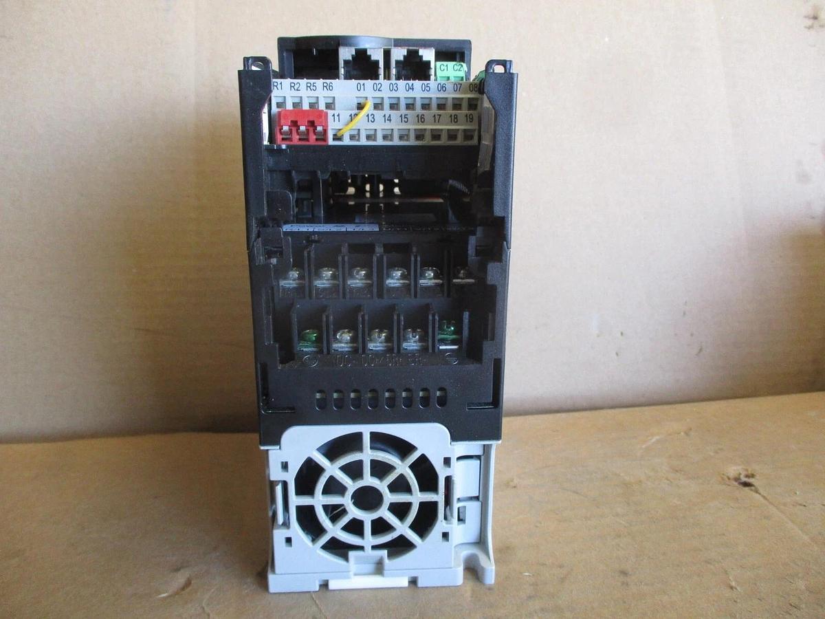Used ALLEN-BRADLEY 1HP POWERFLEX 525 DRIVE, #613327J USED