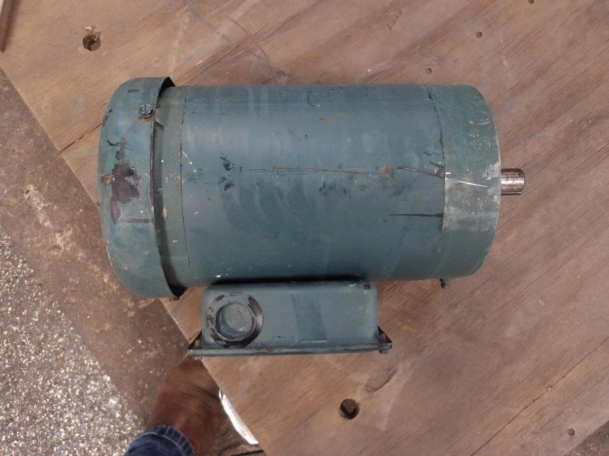 Used BALDOR RELIANCE 1.5 HP MOTOR, FR 145TC, 1755 RPM, 208-230/460 V, #728130G NEW