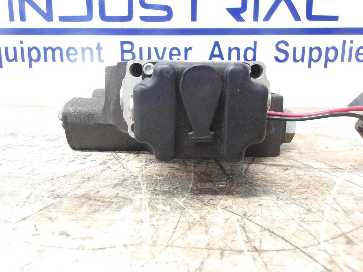 Used SAUER SUNDSTRAND MCV101A1214 SERVO & CONTROL VALVE, #826251G USED