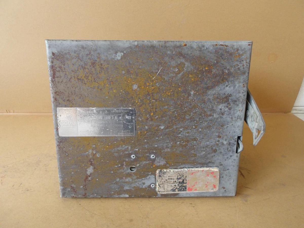 Used GE HC146 FUSEABLE BUSS PLUG, #620118G USED