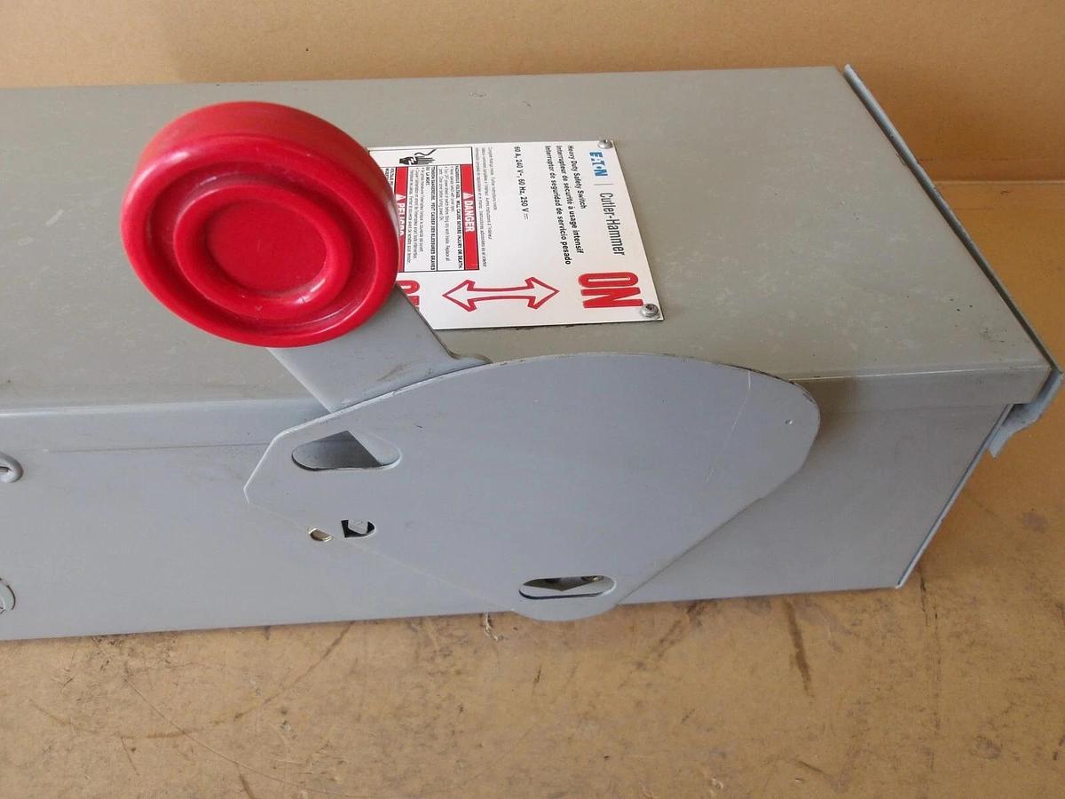 Used EATON CUTLER HAMMER 60 AMP SAFETY SWITCH DH322FRK, #620305G USED