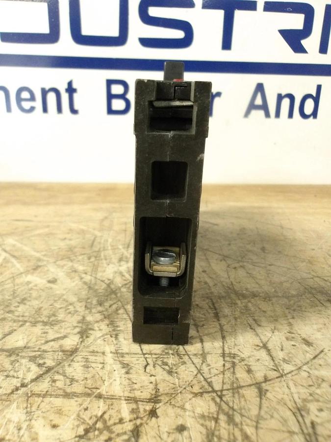 Used SIEMENS 15 AMP BREAKER 125 V (LOT OF 2) #77130G NEW