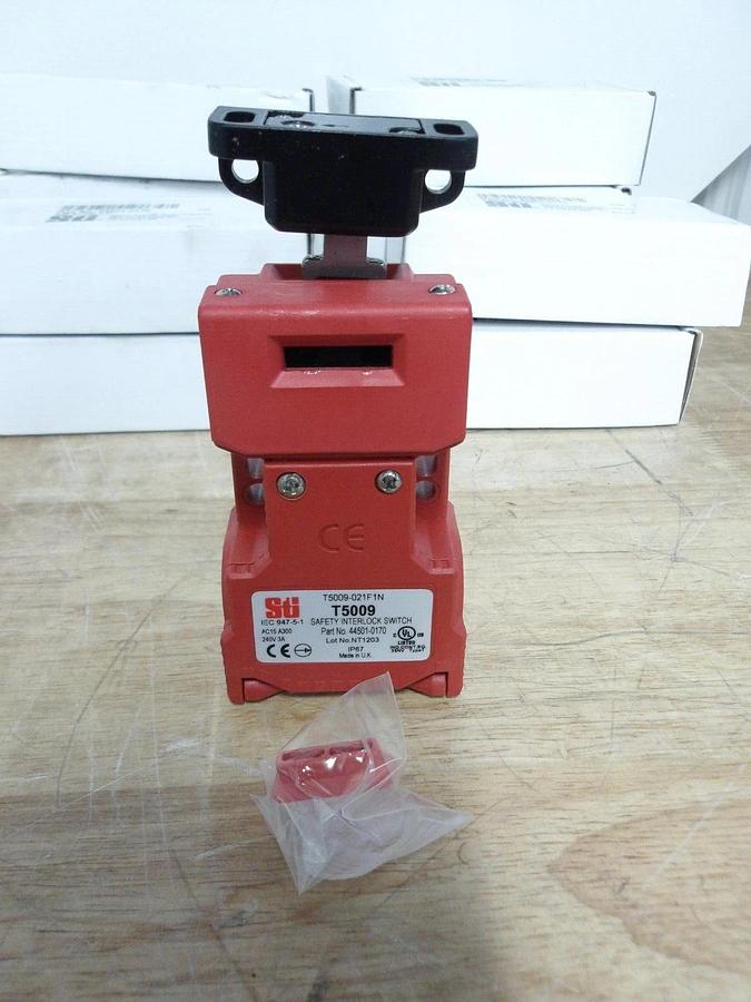 OMRON 44501-0170 SAFETY SWITCH T5009, #3181107G NIB