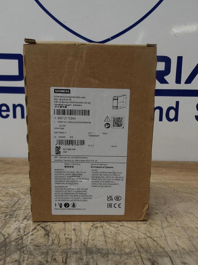SIEMENS 3SK1121-1CB44 SAFETY RELAY 24 V, #713918G NIB