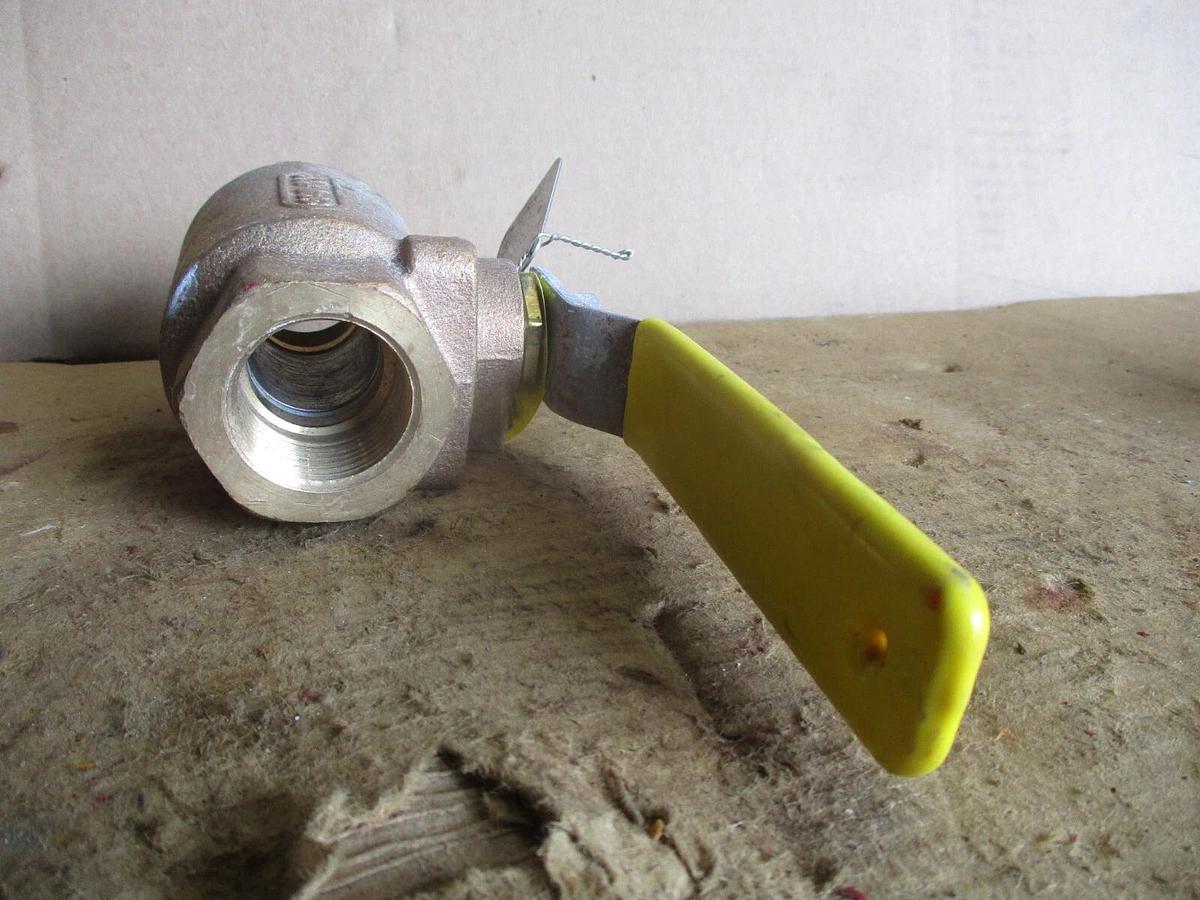 Used APOLLO 1" BRONZE BALL VALVE, #681136J NEW