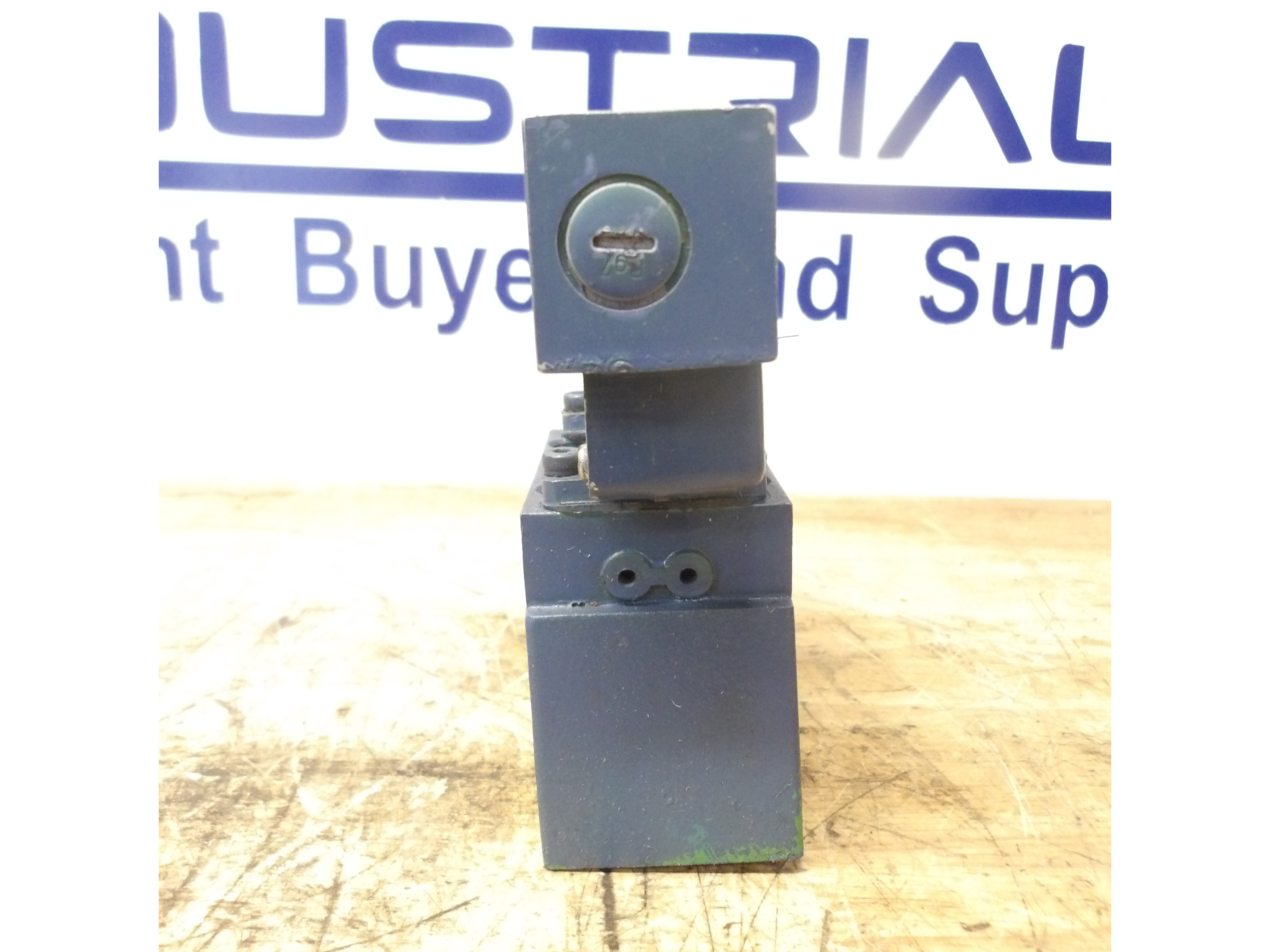 Used VICKERS KACG3250DZM2PD714110 PROPORTIONAL VALVE