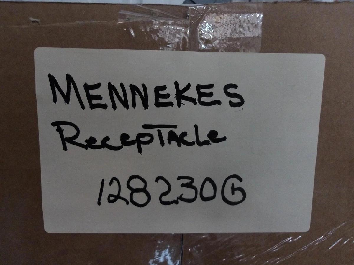 Used MENNEKES 30 AMP RECEPTACLE 5 POLE, 240/415 V, #128230G NEW