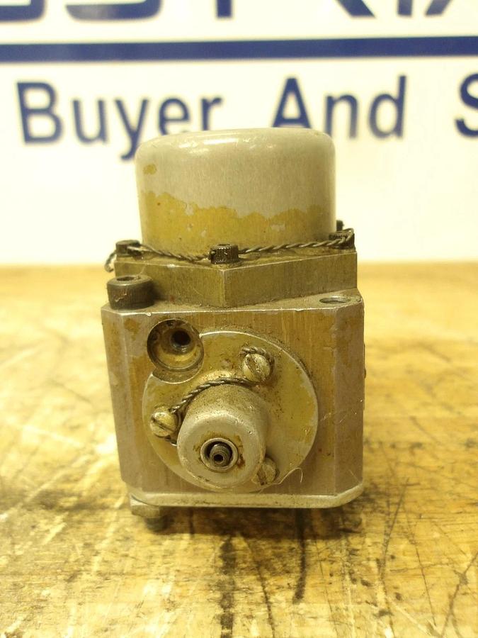 Used MOOG 4389-500084-6 TRANSFER VALVE (LOT OF 3) #8261053G USED