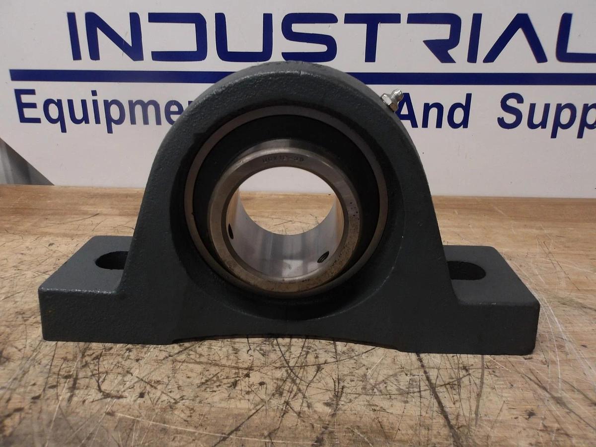 Used AMI UCX12-33 PILLOW BLOCK BEARING 2-3/8" BORE, #730948G NEW
