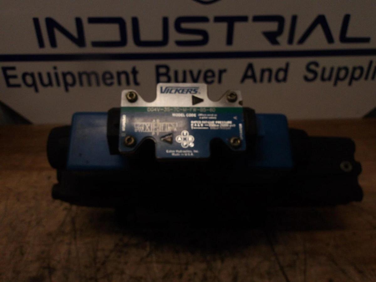 Used VICKERS DG4V-3S-7C-M-FW-B5-60 DIRECTIONAL VALVE, #821949G USED