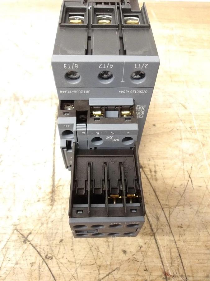 Used SIEMENS 3RT2036-1KB44 POWER CONTACTOR, #529917G NEW