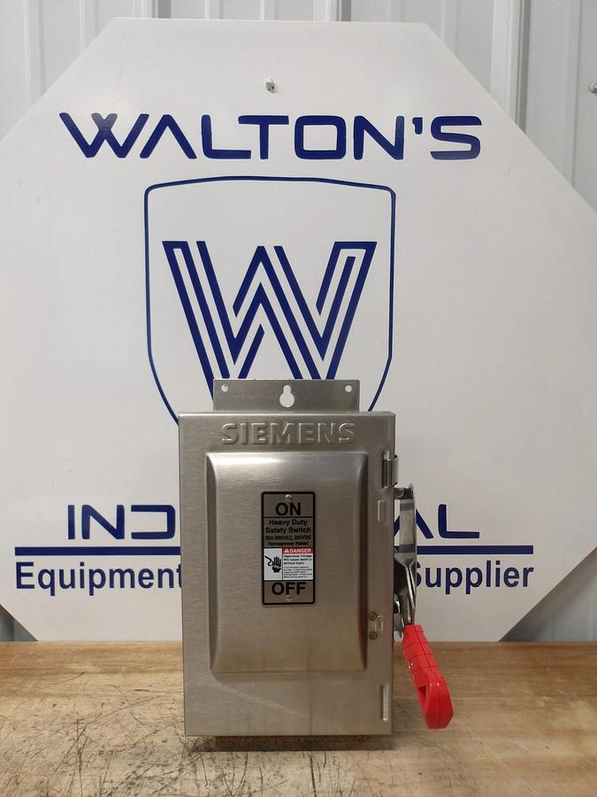 Used SIEMENS 30 AMP S/S SAFETY SWITCH 600/250 V, #715233G NEW