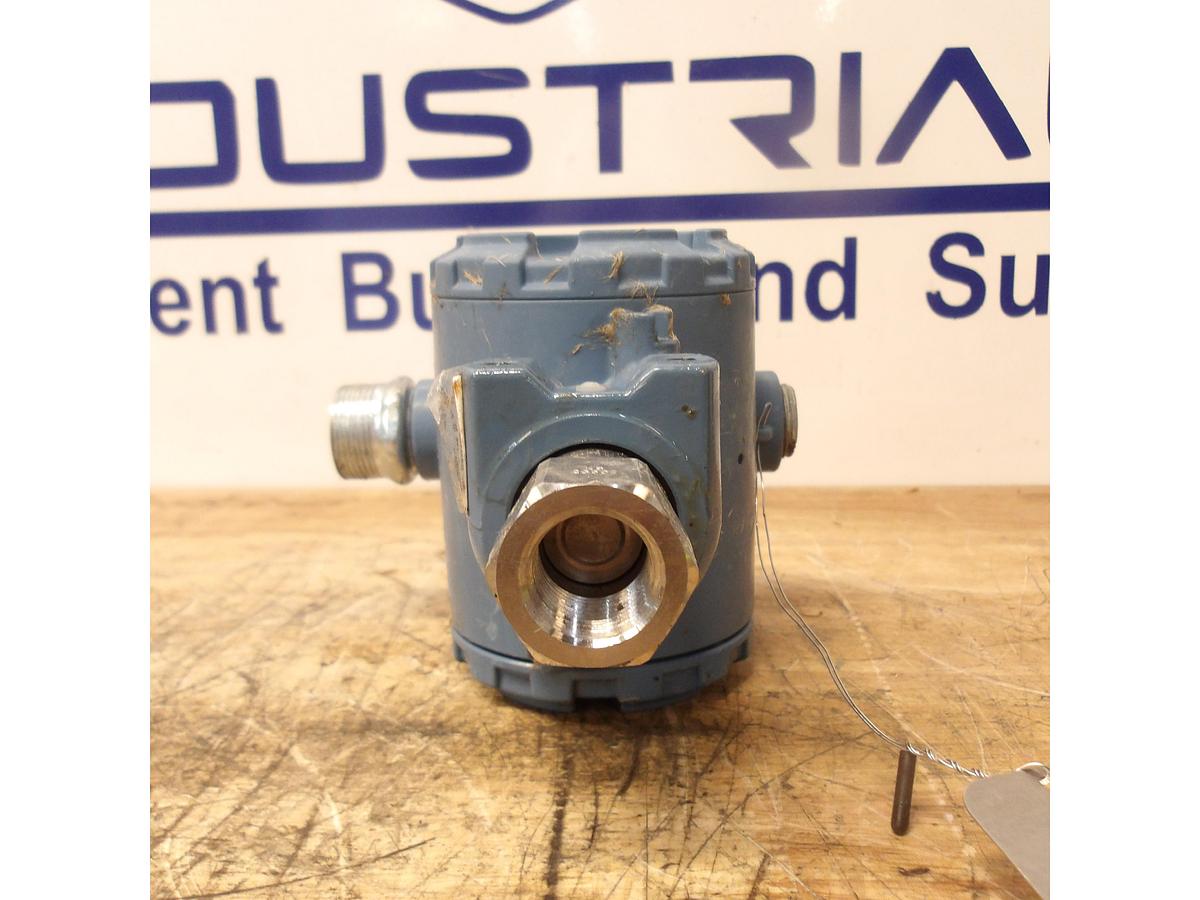 Used ROSEMOUNT 2088G2S22A1 PRESSURE TRANSMITTER