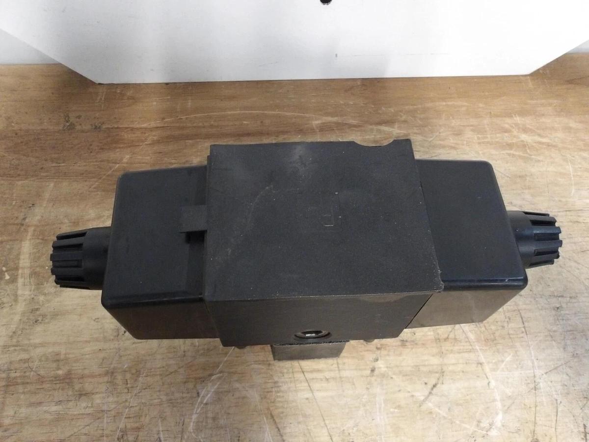 Used PARKER D3W4CNYC56 HYDRAULIC SOLENOID VALVE, #691046G REMANUFACTURED