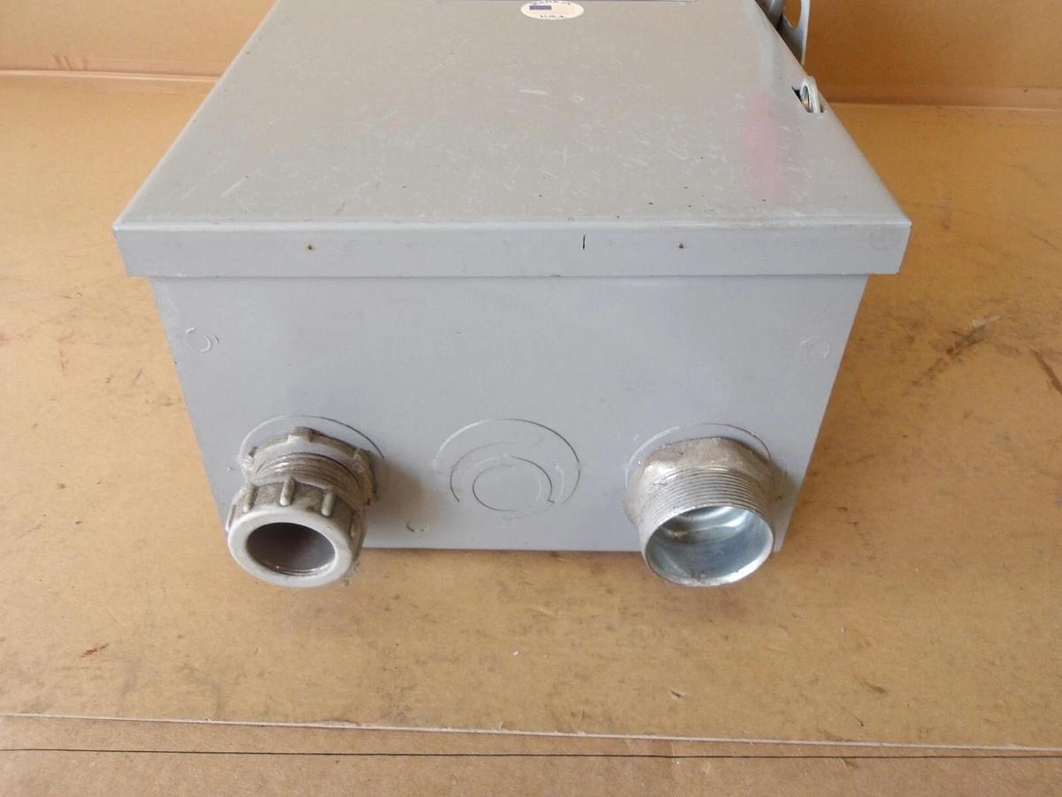 Used EATON CUTLER HAMMER 60 AMP SAFETY SWITCH DH322FRK, #620305G USED