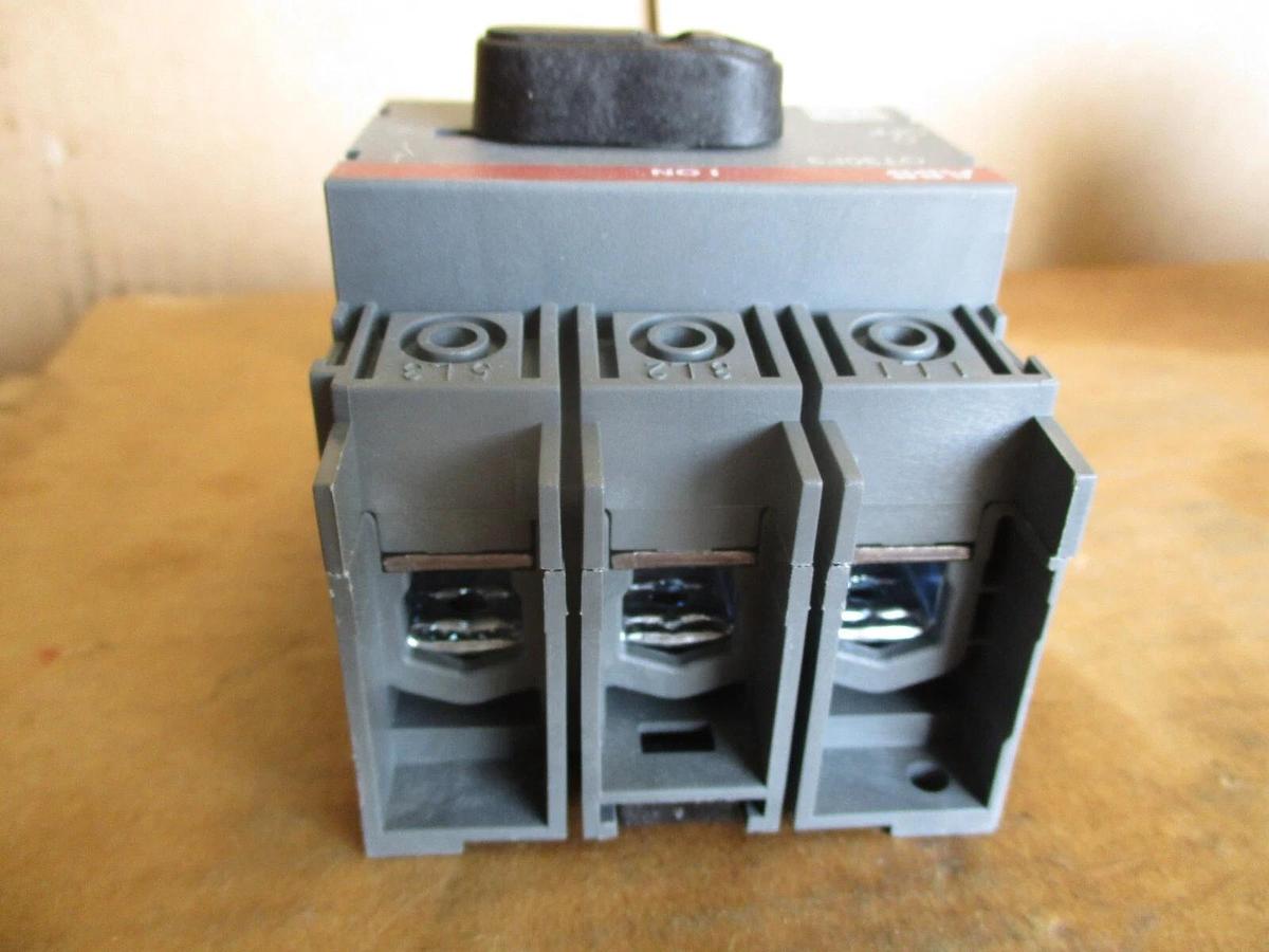 Used ABB OT30F3 GENERAL PURPOSE SWITCH 600 VAC/250 VDC, #4181133J NEW