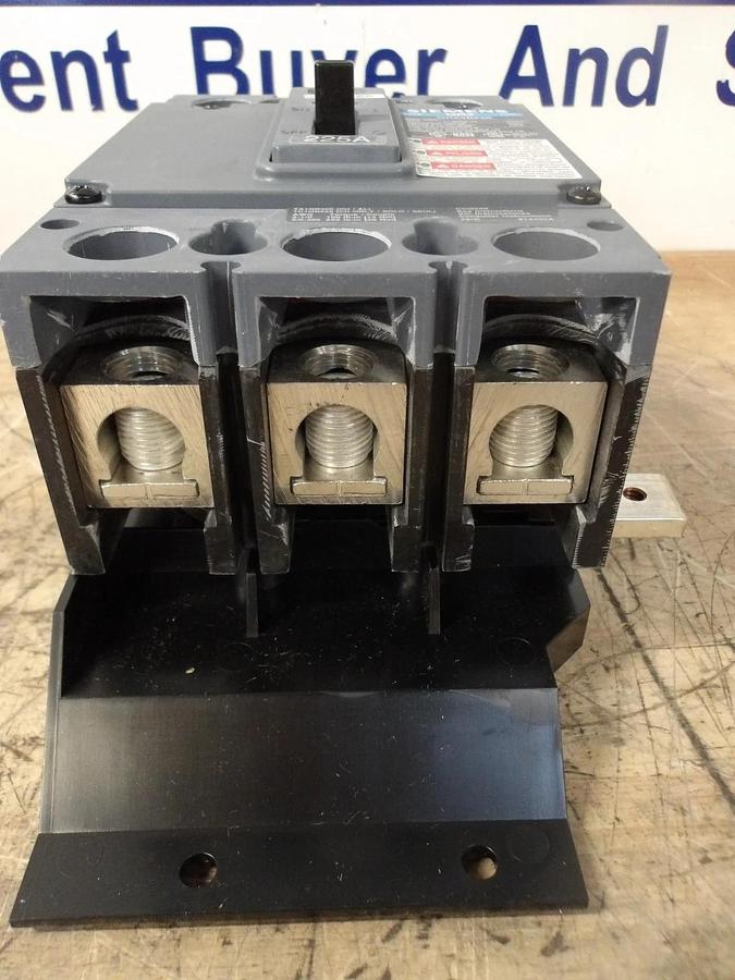 SIEMENS 225 A MAIN SUBFEED BREAKER KIT 240 V, #717120G NIB