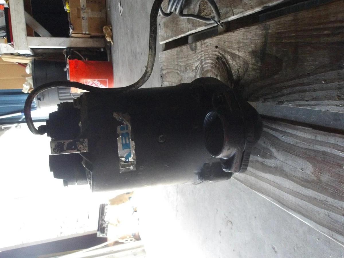 Used ABS 2" SUBMERSIBLE PUMP .5 HP, 118 GPM, #1111110G NEW (WEATHERED)