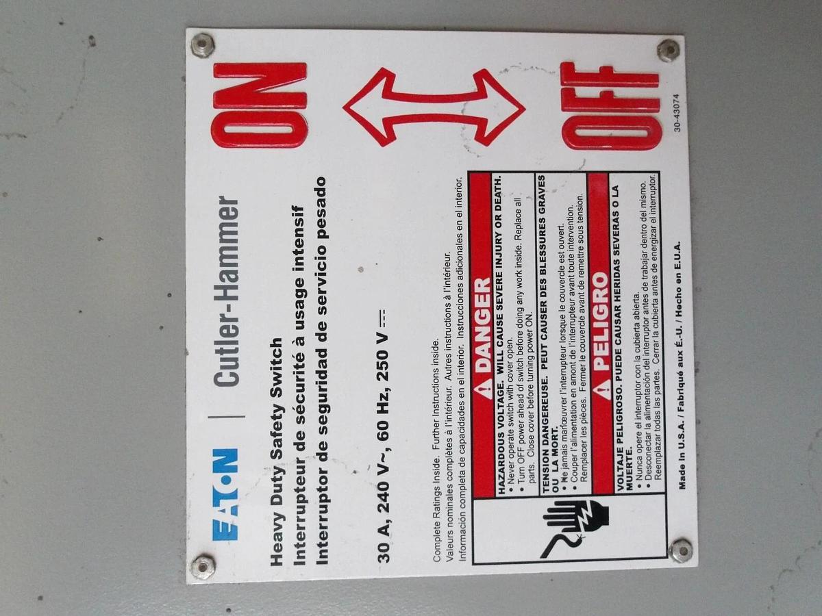 Used EATON CUTLER HAMMER 30 AMP SAFETY SWITCH DH221NRK, #620340G NEW