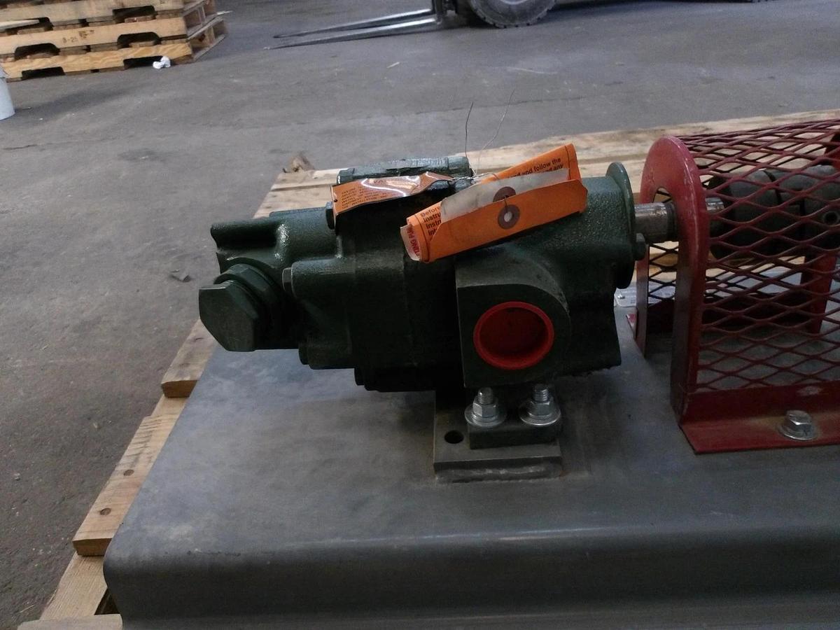 Used ROPER 1-1/2" PUMP W/ 5 HP MOTOR, #11111140GJW NEW