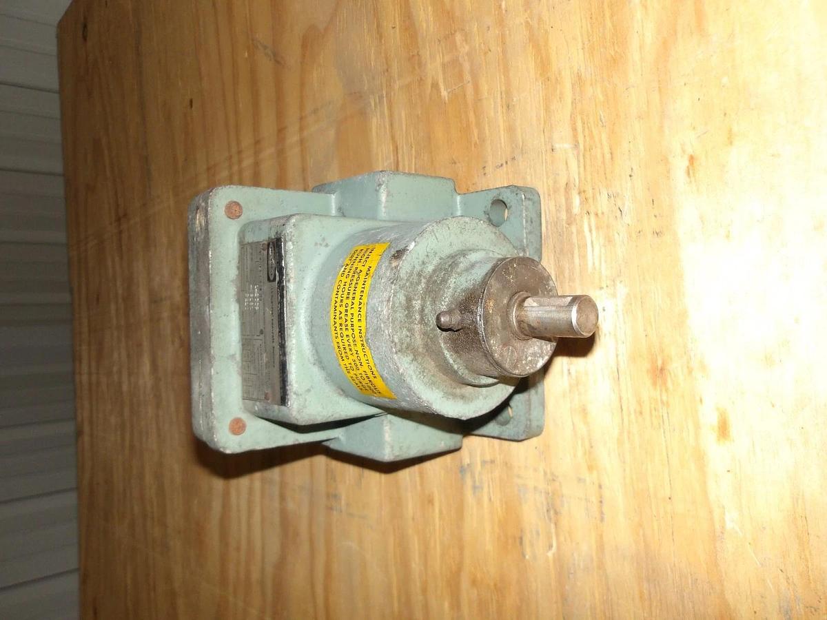 Used HUBBELL 2210-142CC9 PILOT DUTY SPEED SWITCH, #120225G USED